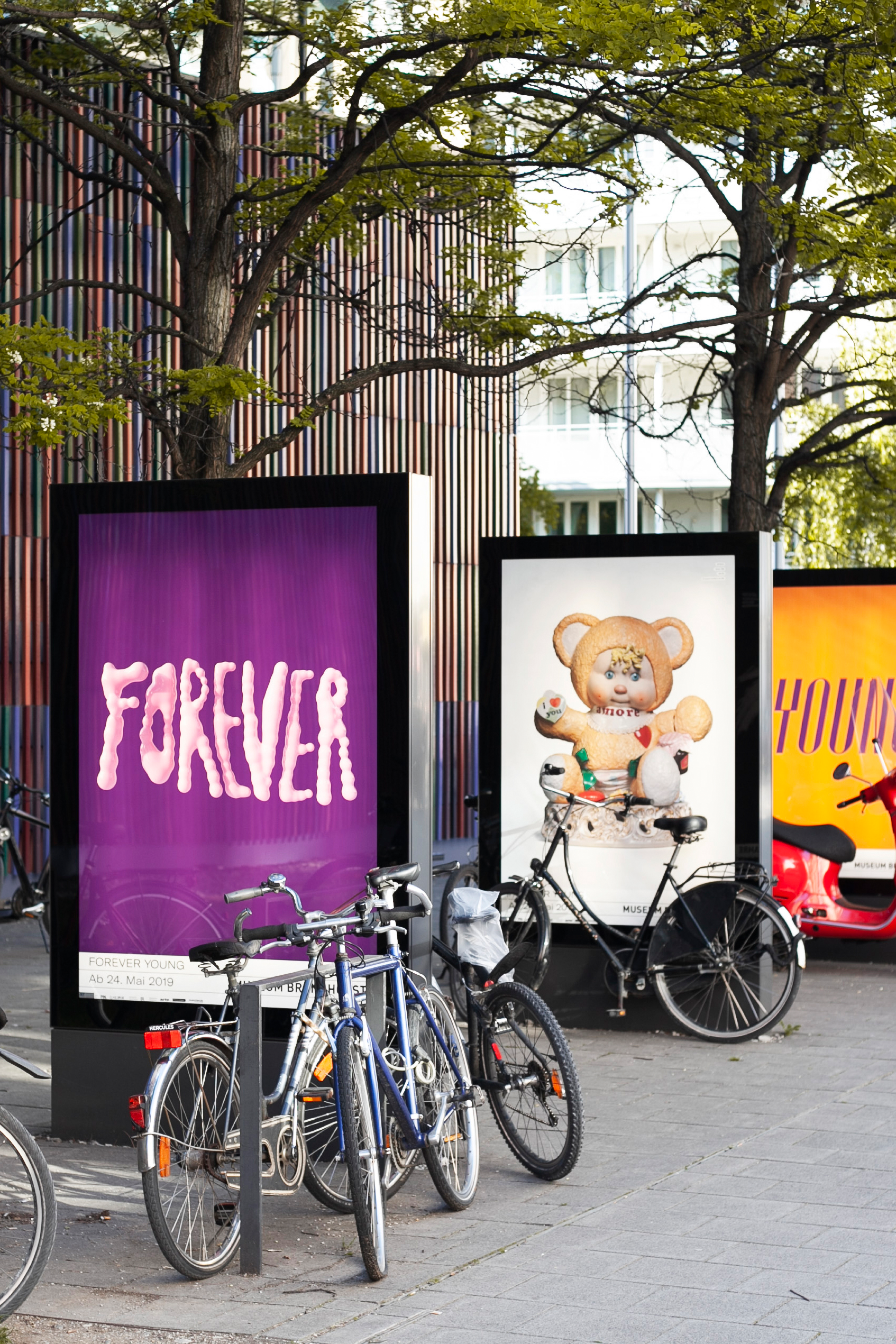 "Forever Young" campaign on city lights at the Museum Brandhorst.